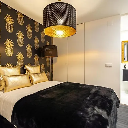 Akicity Alfama Ruby דירה